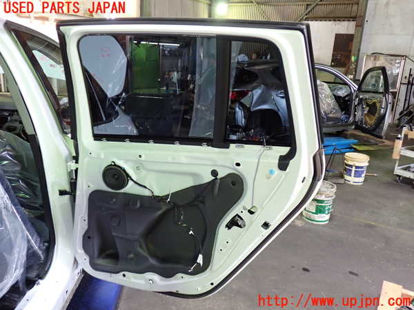 1UPJ-9229621290]BMW 218d グランツアラー(2E20 F46)右後ドア M535 中古_5