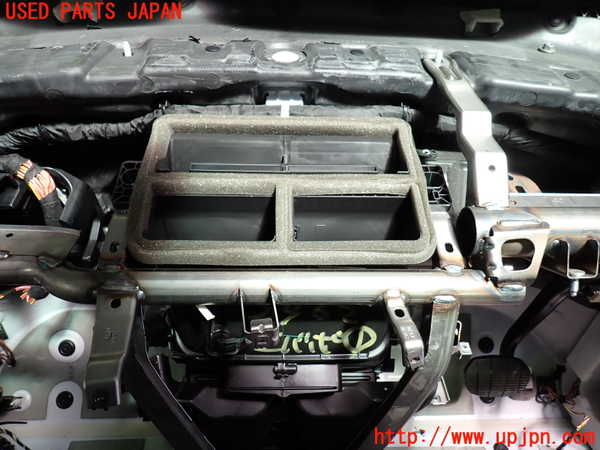 1UPJ-9229626081]BMW 218d グランツアラー(2E20 F46)エバポレーター1 中古_2