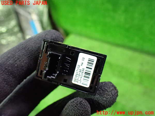 1UPJ-9229626245]BMW 218d グランツアラー(2E20 F46)左前パワーウィンドウスイッチ 中古_2
