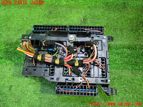 1UPJ-9229626741]BMW 218d グランツアラー(2E20 F46)ヒューズボックス1 中古_2