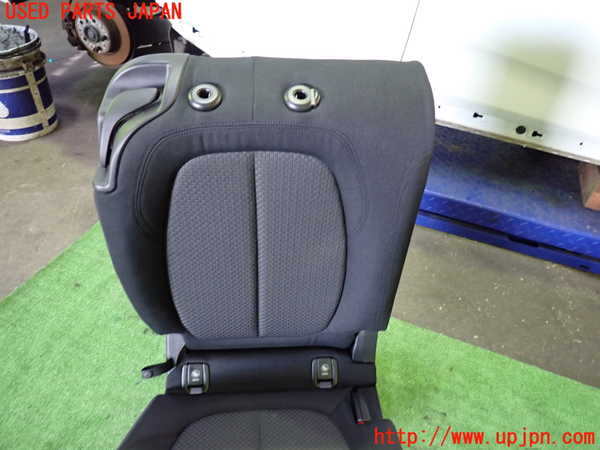 1UPJ-9229627145]BMW 218d グランツアラー(2E20 F46)右2列目シート 中古_2