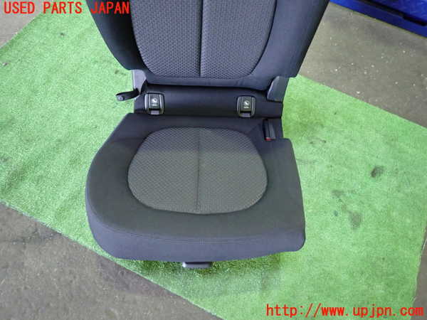 1UPJ-9229627145]BMW 218d グランツアラー(2E20 F46)右2列目シート 中古_3