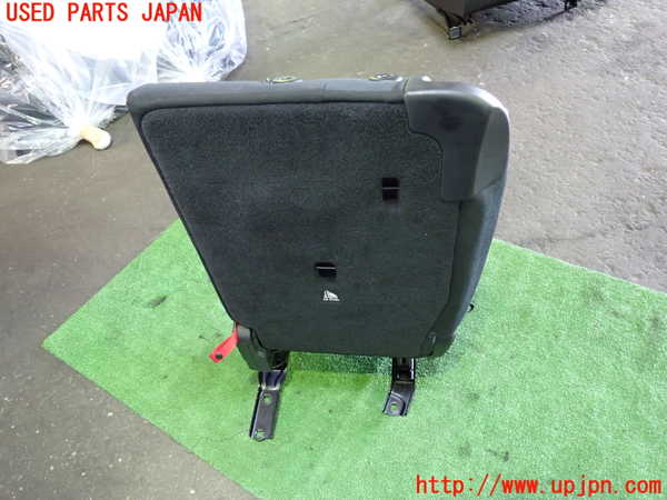 1UPJ-9229627145]BMW 218d グランツアラー(2E20 F46)右2列目シート 中古_4
