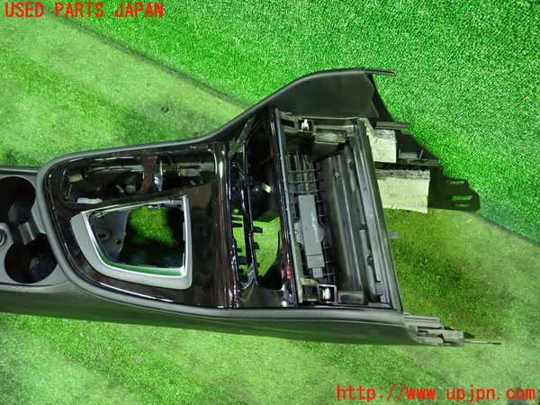 1UPJ-9229627540]BMW 218d グランツアラー(2E20 F46)センターコンソール 中古_2