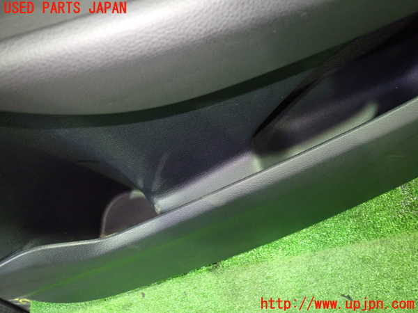 1UPJ-9229621294]BMW 218d グランツアラー(2E20 F46)右後ドア内張り 中古_3