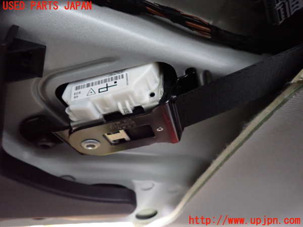 1UPJ-9229627135]BMW 218d グランツアラー(2E20 F46)真中2列目シートベルト 中古_3