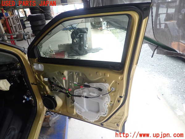 1UPJ-9229631230]ヤリス(YARIS) クロス(MXPB10)右前ドア 中古 AGC M2H3 43R-00122_4