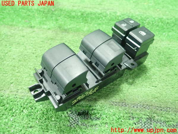 1UPJ-9229636240]ヤリス(YARIS) クロス(MXPB10)右前パワーウィンドウスイッチ 中古_2