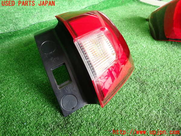 2UPJ-9229641530]レヴォーグ(VM4)右テールランプ 中古_2