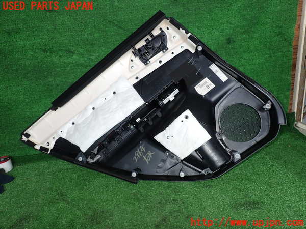 2UPJ-9229641294]レヴォーグ(VM4)右後ドア内張り 中古_3