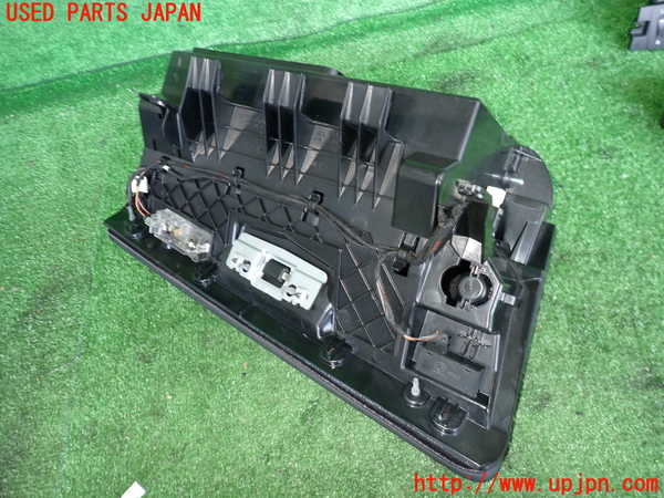 2UPJ-9229657516]BMW 335i クーペ(KG35)(E92)グローブボックス1 中古_2