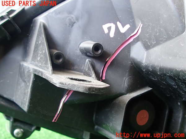 2UPJ-9229691130]アクア(AQUA)(NHP10)右ヘッドライト HID 中古_4