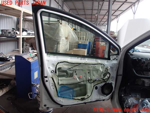 2UPJ-9229691260]アクア(AQUA)(NHP10)左前ドア (43R-00033 M2H3U) 中古_5