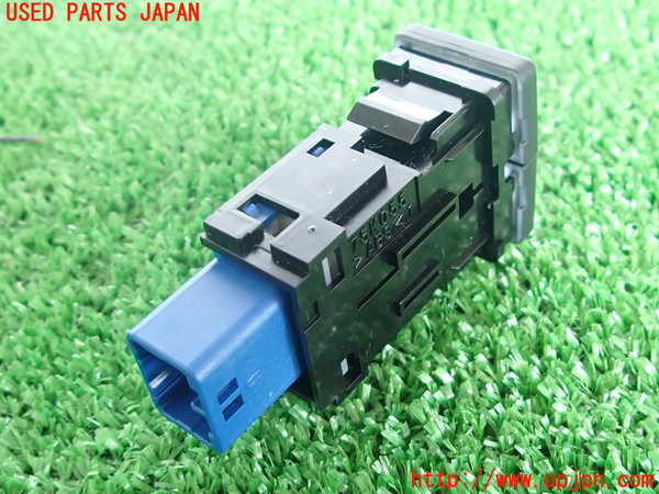 2UPJ-9229696306]アクア(AQUA)(NHP10)スイッチ1 (VSC OFF 他 ) 中古_2