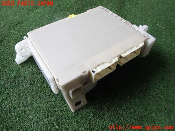 2UPJ-9229696743]アクア(AQUA)(NHP10)ヒューズボックス3 中古_2