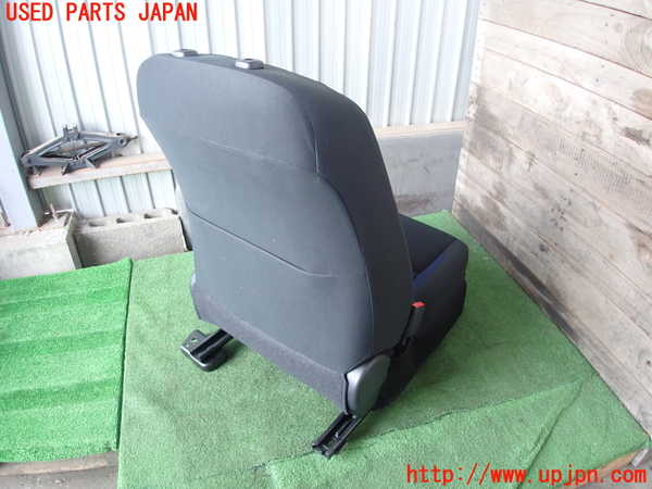 2UPJ-9229697065]アクア(AQUA)(NHP10)助手席シート 中古_2