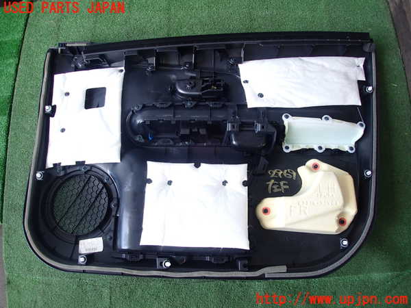 2UPJ-9229691264]アクア(AQUA)(NHP10)左前ドア内張り 中古_4