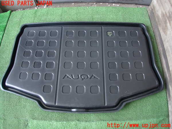 2UPJ-9229697773]アクア(AQUA)(NHP10)ラゲッジトレイ3 中古_2