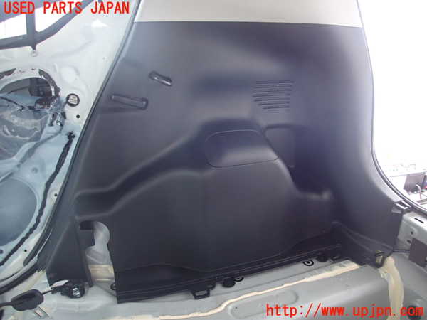 2UPJ-9229697675]アクア(AQUA)(NHP10)右リアピラートリム 中古_3