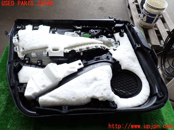 2UPJ-9229721234]CX-3(DK5AW)右前ドア内張り 中古_4