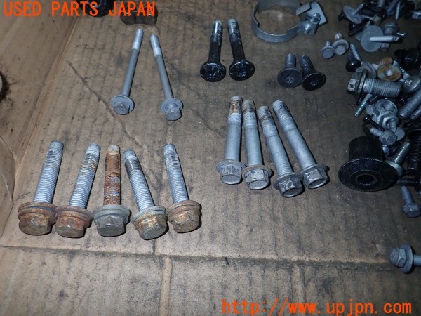 3UPJ=9229730720]BMW ミニ(MINI)クーパーS クロスオーバー(ZC16A R60)ネジ・ナット・ステー類 セット ジャンク_3
