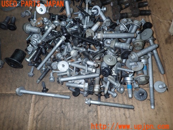 3UPJ=9229730720]BMW ミニ(MINI)クーパーS クロスオーバー(ZC16A R60)ネジ・ナット・ステー類 セット ジャンク_5