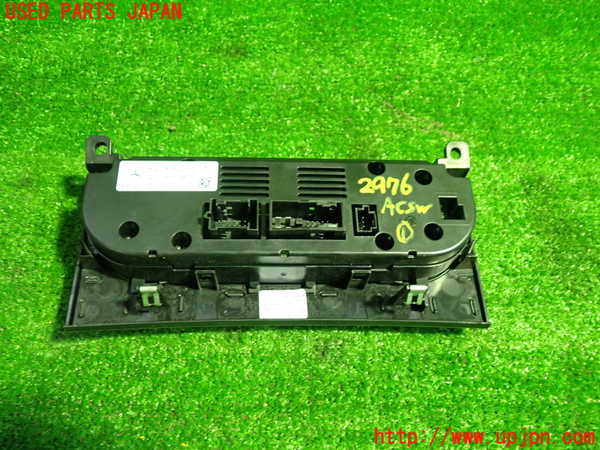 1UPJ-9229766066]ベンツ C180 ステーションワゴン S204(204249)エアコンスイッチ1 中古_4