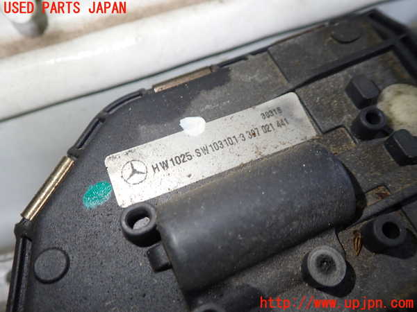 1UPJ-9229766770]ベンツ C180 ステーションワゴン S204(204249)フロントワイパーモーター 中古_2