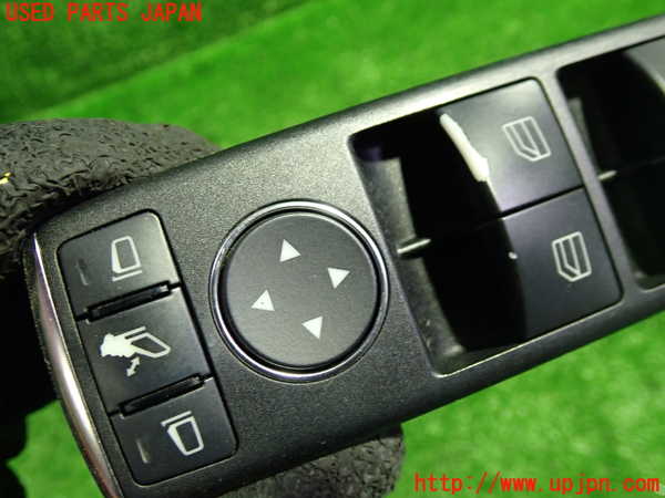 1UPJ-9229766240]ベンツ C180 ステーションワゴン S204(204249)右前パワーウィンドウスイッチ 中古_2