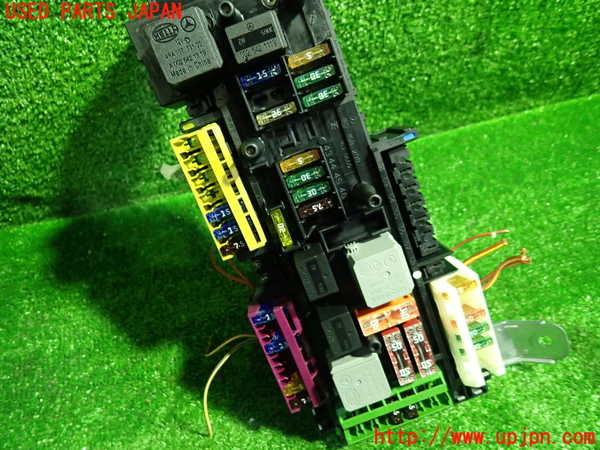 1UPJ-9229766741]ベンツ C180 ステーションワゴン S204(204249)ヒューズボックス1 中古_2