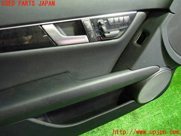 1UPJ-9229761264]ベンツ C180 ステーションワゴン S204(204249)左前ドア内張り 中古_2