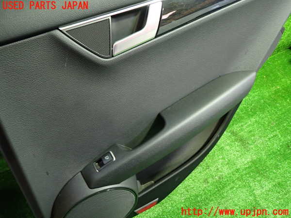 1UPJ-9229761294]ベンツ C180 ステーションワゴン S204(204249)右後ドア内張り 中古_2