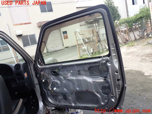 1UPJ-9229801230]ジムニー(JB23W)右ドア 中古 AGC M2H3 43R-00122_4