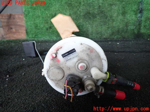 1UPJ-9229802510]ジムニー(JB23W)燃料ポンプ 中古_3