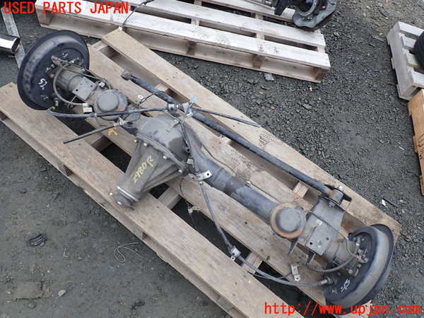 1UPJ-9229804400]ジムニー(JB23W)リアデフホーシング 中古_2