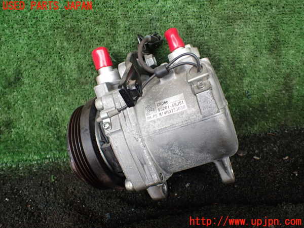 1UPJ-9229806025]ジムニー(JB23W)エアコンコンプレッサー 中古_2