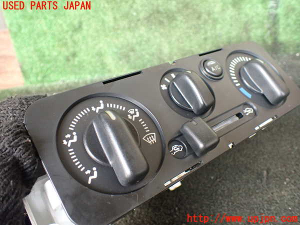 1UPJ-9229806066]ジムニー(JB23W)エアコンスイッチ1 中古_2