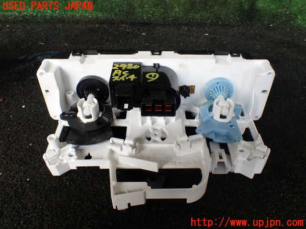 1UPJ-9229806066]ジムニー(JB23W)エアコンスイッチ1 中古_3