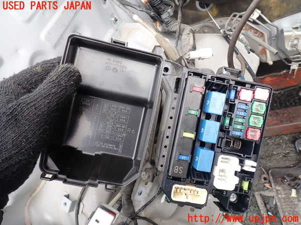 1UPJ-9229806741]ジムニー(JB23W)ヒューズボックス1 中古_2