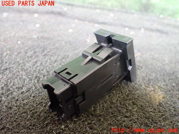 1UPJ-9229806290]ジムニー(JB23W)ハザードスイッチ 中古_2