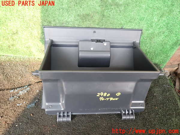 1UPJ-9229807516]ジムニー(JB23W)グローブボックス1 中古_4