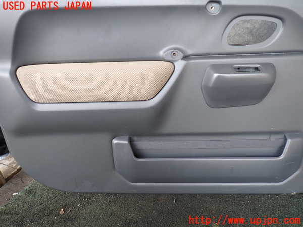 1UPJ-9229801264]ジムニー(JB23W)左ドア内張り 中古_3