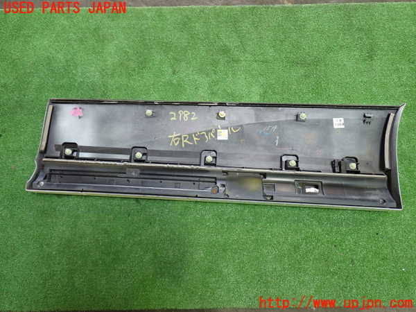 1UPJ-9229821292]セレナ(GFC27)右後ドアパネル 中古_3