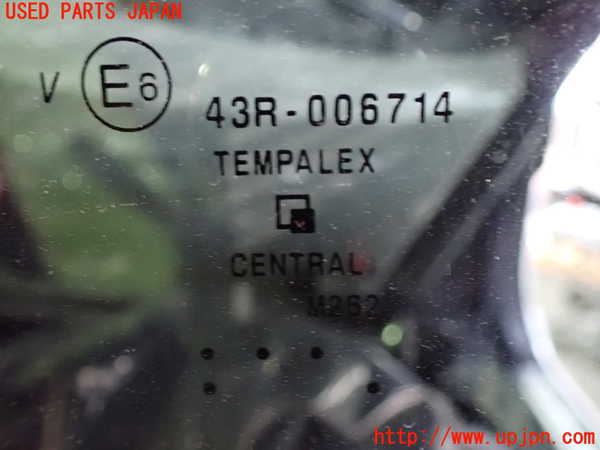 1UPJ-9229821382]セレナ(GFC27)左クォーターガラス CENTRAL M262 中古_2