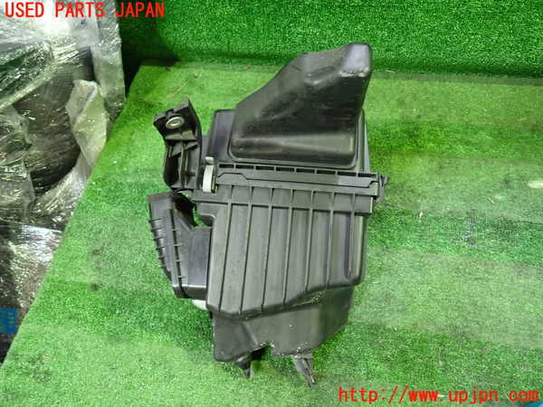 1UPJ-9229822560]セレナ(GFC27)エアクリーナーボックス 中古_2
