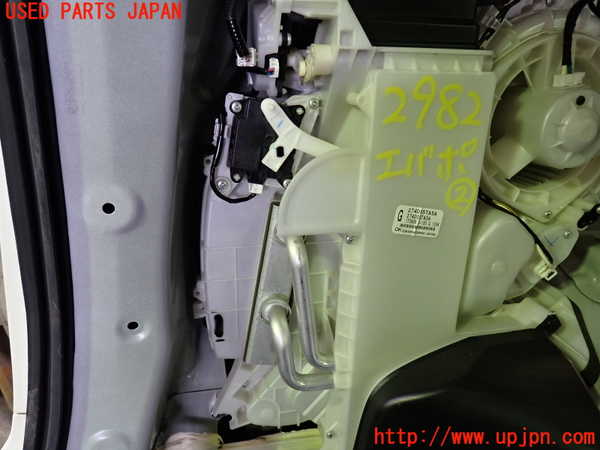 1UPJ-9229826082]セレナ(GFC27)エバポレーター2 中古_2