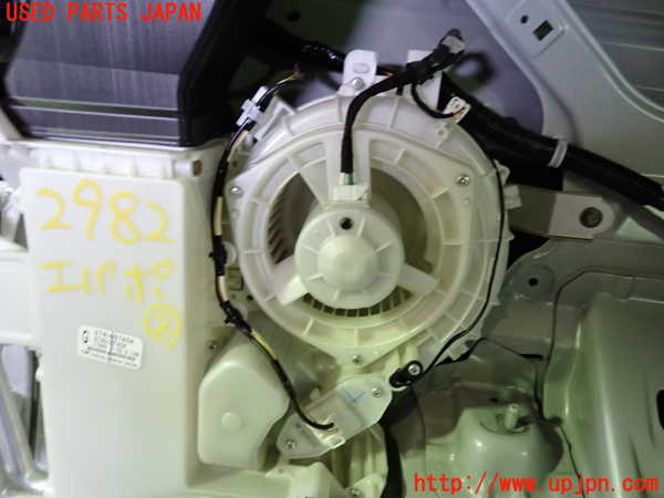1UPJ-9229826082]セレナ(GFC27)エバポレーター2 中古_3