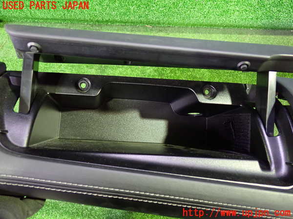 1UPJ-9229827517]セレナ(GFC27)グローブボックス2 中古_2