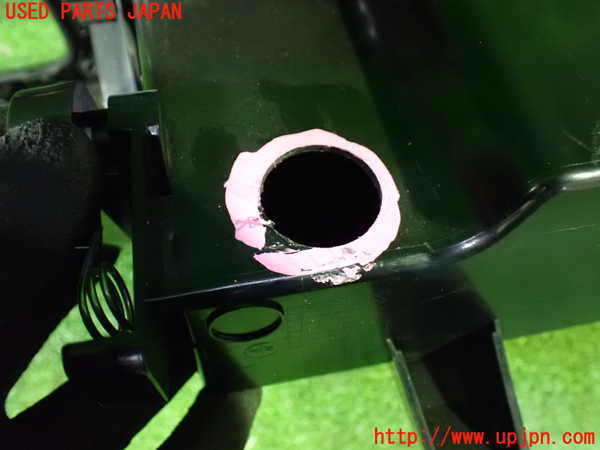 1UPJ-9229827517]セレナ(GFC27)グローブボックス2 中古_4