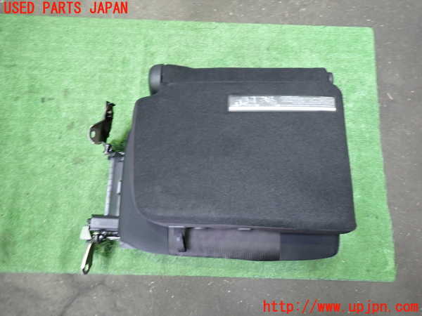 1UPJ-9229827235]セレナ(GFC27)右3列目シート 中古_4